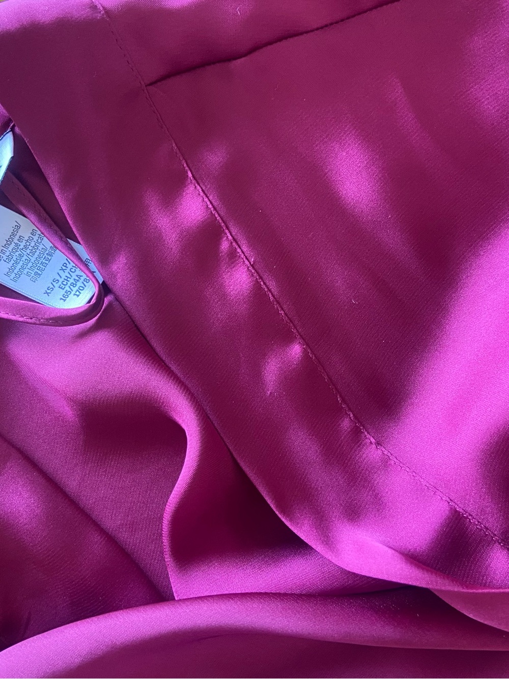 Victoria’s Secret Flounce Robe in Maroon - Picture 8 of 8